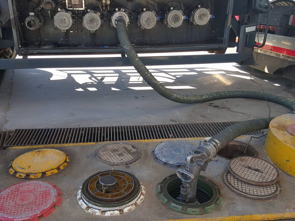 Para detectar la presencia de agua en los tanques de naftas o gasoil